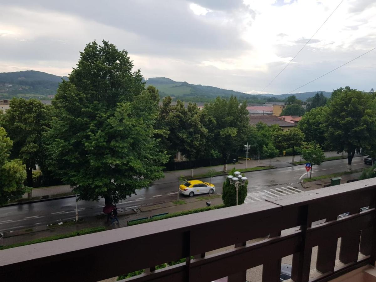 Apartament Posada Curtea De Arges Luaran gambar